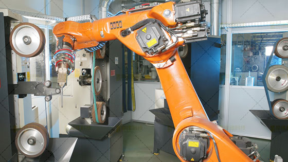 打磨<a href='http://www.zhcckj.com' target='_blank'><u>機(jī)器人工作站</u></a>2