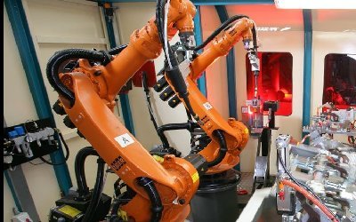 如何挑選滿足需求的工業焊接機器人？